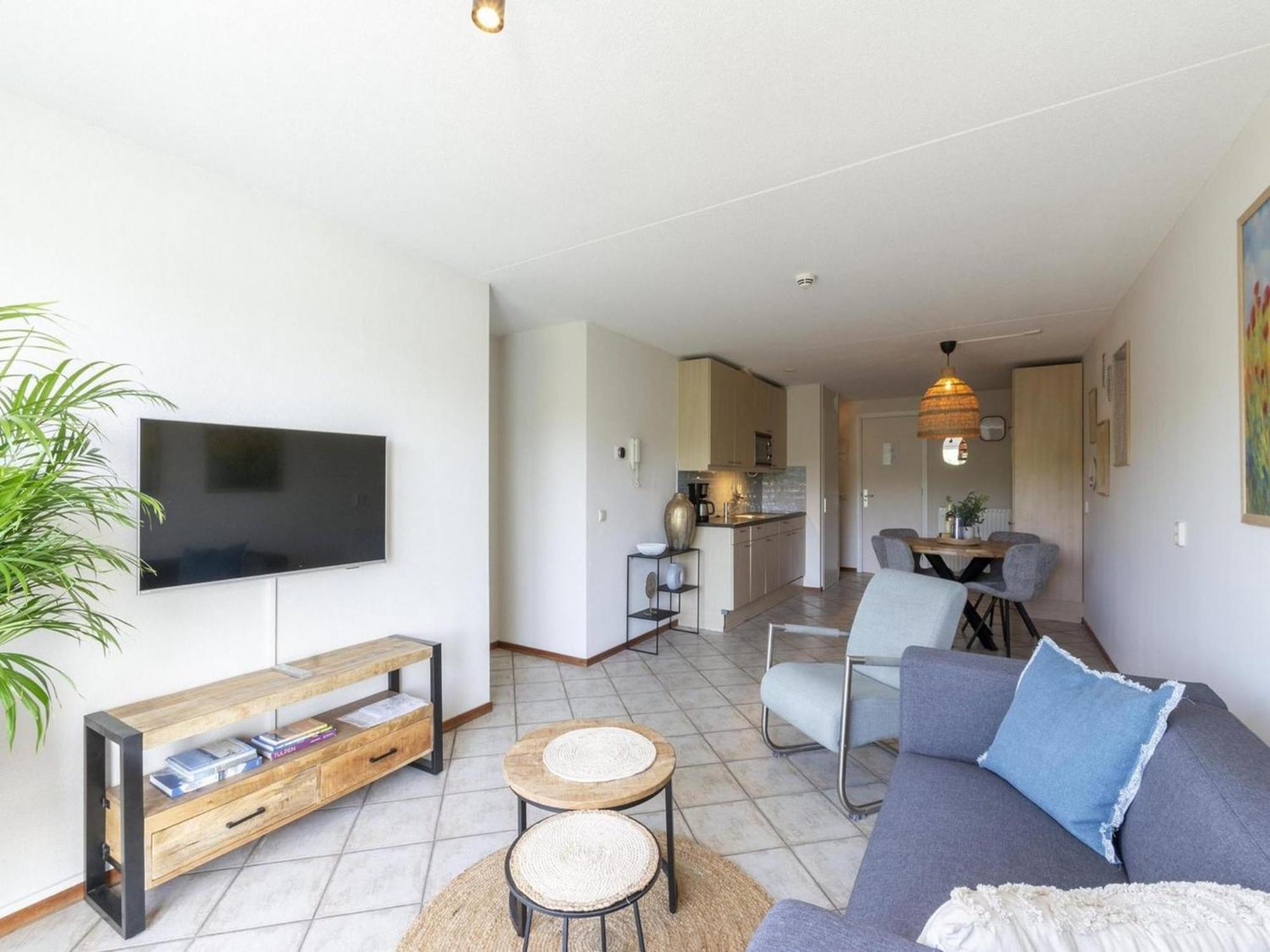 An Open Spacious Apartment Каллантсог Екстер'єр фото