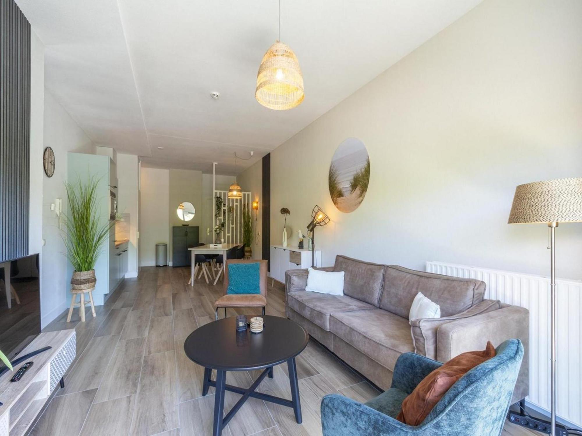 An Open Spacious Apartment Каллантсог Екстер'єр фото